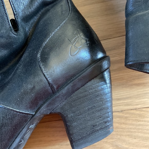 Fluevog Black Leather Booties “Rosy” - Picture 3 of 6